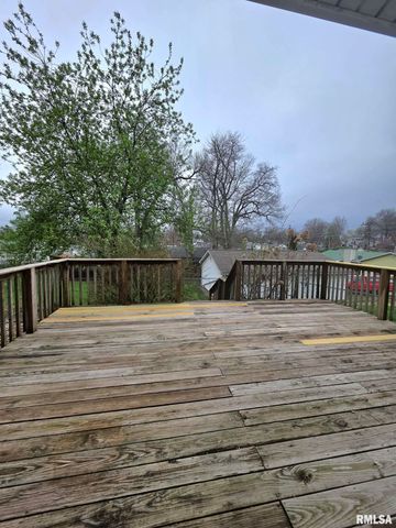 1012 S 15TH Street, Quincy, IL 62301