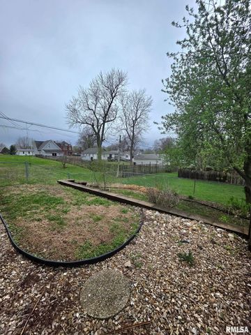 1012 S 15TH Street, Quincy, IL 62301