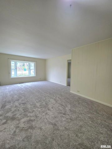 1012 S 15TH Street, Quincy, IL 62301