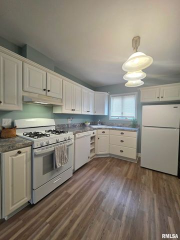 1012 S 15TH Street, Quincy, IL 62301