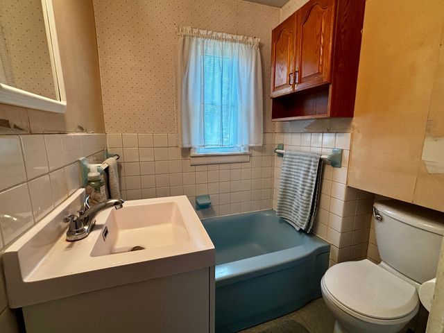 1380 Charlton Street, West Saint Paul, MN 55118