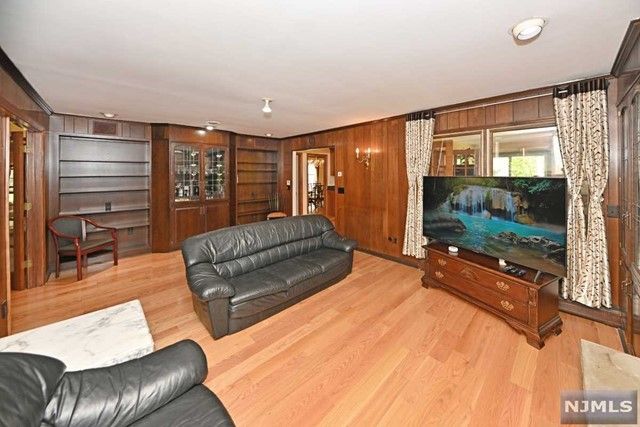361 Lake Street, Upper Saddle River, NJ 07458