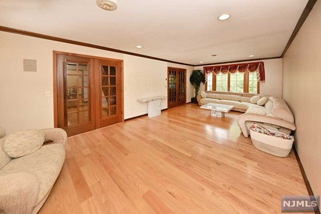 361 Lake Street, Upper Saddle River, NJ 07458