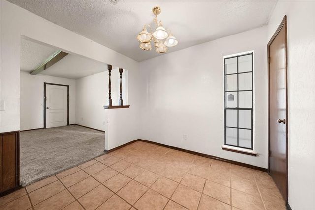 2012 E Hills Drive, Moore, OK 73160