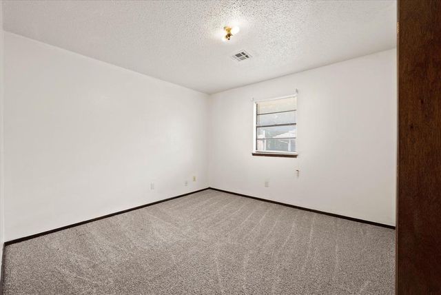 2012 E Hills Drive, Moore, OK 73160