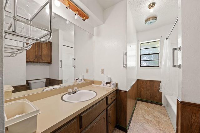 2012 E Hills Drive, Moore, OK 73160