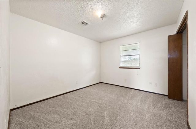 2012 E Hills Drive, Moore, OK 73160
