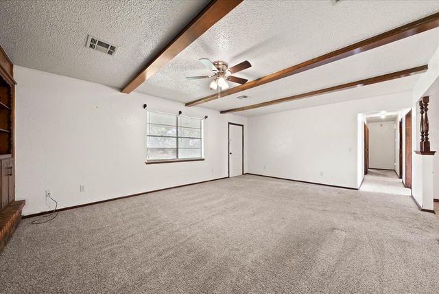 2012 E Hills Drive, Moore, OK 73160