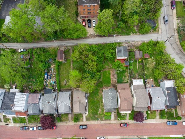 2212 Lutz Avenue, Carrick, PA 15210