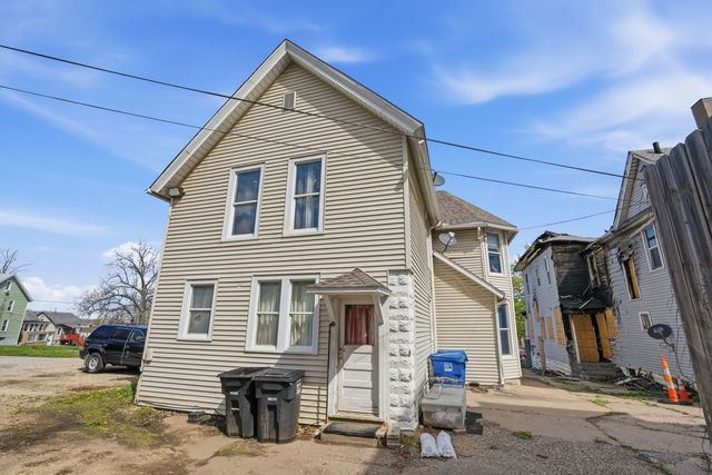 1324 7th Avenue, Moline, IL 61265