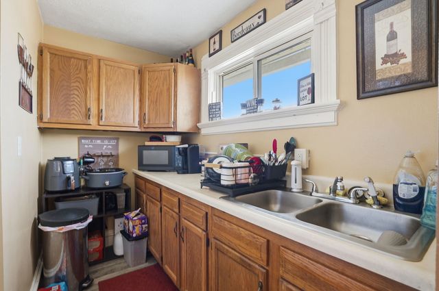 1324 7th Avenue, Moline, IL 61265