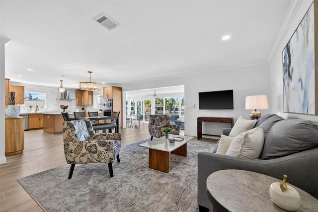 7991 1ST AVENUE S, St Petersburg, FL 33707