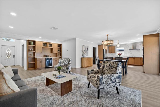 7991 1ST AVENUE S, St Petersburg, FL 33707