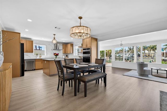 7991 1ST AVENUE S, St Petersburg, FL 33707