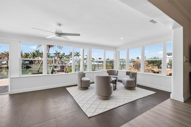 7991 1ST AVENUE S, St Petersburg, FL 33707