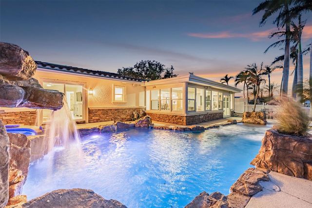 7991 1ST AVENUE S, St Petersburg, FL 33707