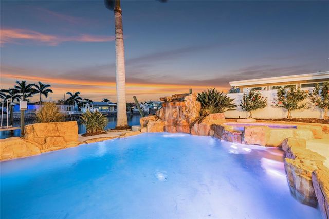 7991 1ST AVENUE S, St Petersburg, FL 33707