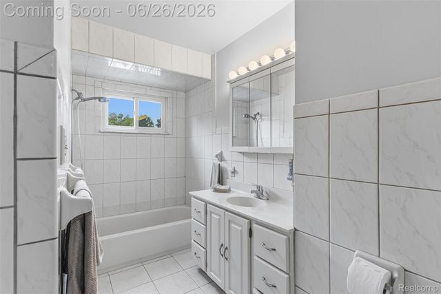 5120 Hillcrest Circle, Genesee Charter Township, MI 48506
