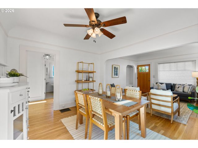 6137 Ne 15TH Ave, Portland, OR 97211
