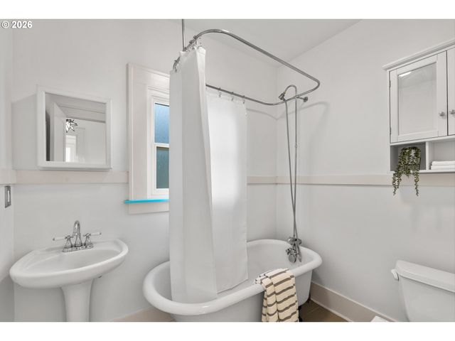 6137 Ne 15TH Ave, Portland, OR 97211