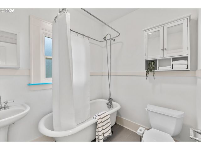 6137 Ne 15TH Ave, Portland, OR 97211