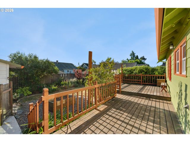 6137 Ne 15TH Ave, Portland, OR 97211