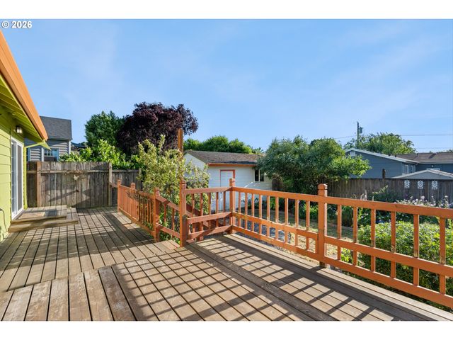 6137 Ne 15TH Ave, Portland, OR 97211