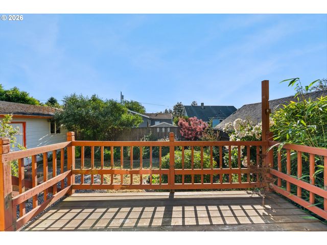 6137 Ne 15TH Ave, Portland, OR 97211