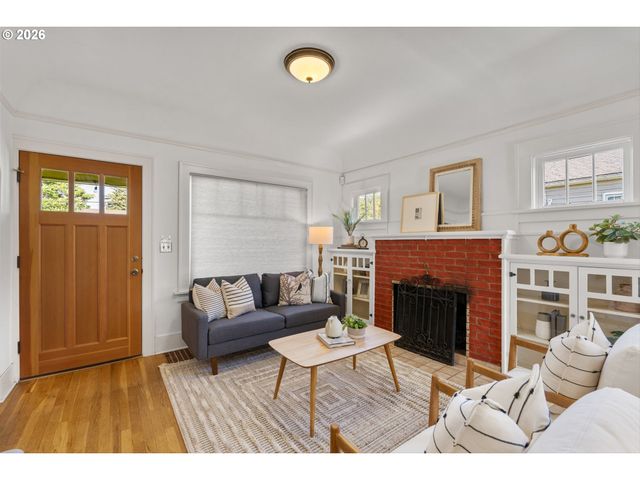 6137 Ne 15TH Ave, Portland, OR 97211