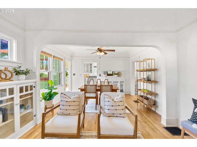 6137 Ne 15TH Ave, Portland, OR 97211