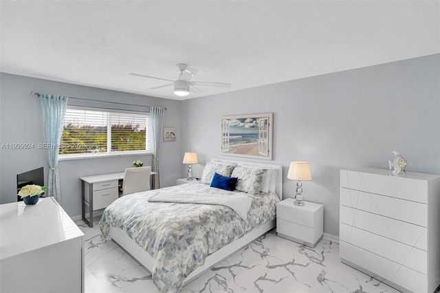 580 Egret Dr 303, Hallandale Beach, FL 33009