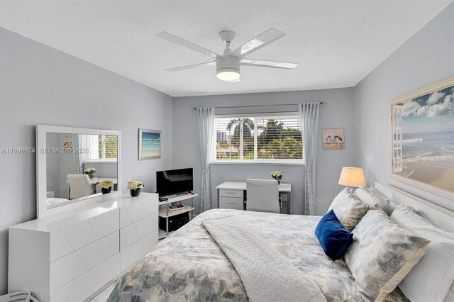 580 Egret Dr 303, Hallandale Beach, FL 33009