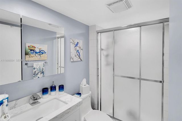 580 Egret Dr 303, Hallandale Beach, FL 33009