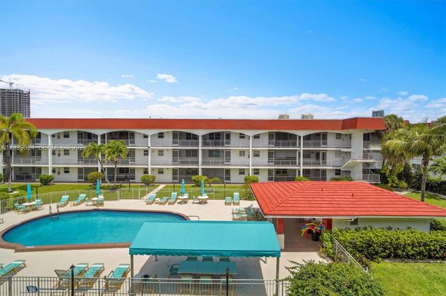 580 Egret Dr 303, Hallandale Beach, FL 33009