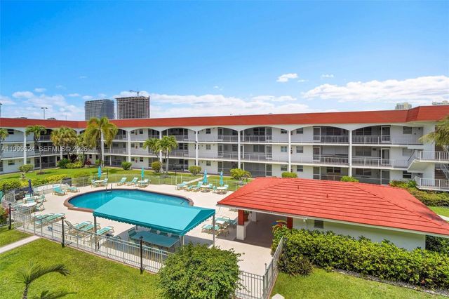 580 Egret Dr 303, Hallandale Beach, FL 33009