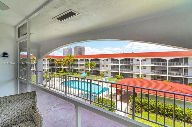 580 Egret Dr 303, Hallandale Beach, FL 33009