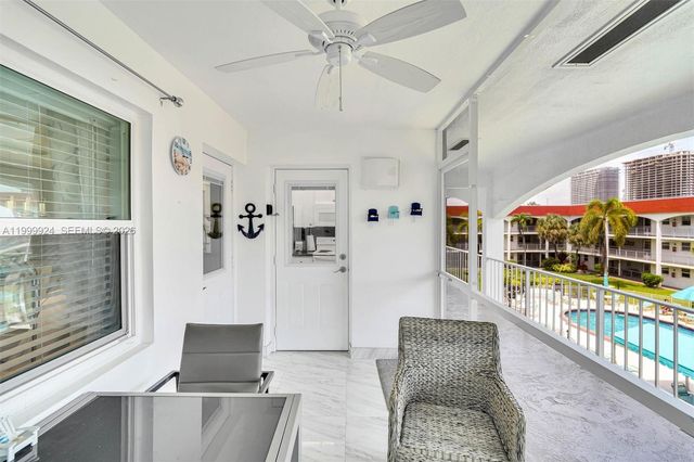 580 Egret Dr 303, Hallandale Beach, FL 33009