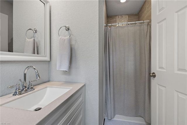 216 Marion DR, Chesapeake, VA 23322