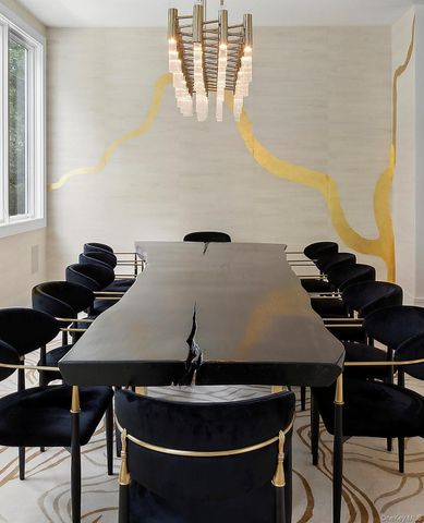 1552 Deerfield Road, Water Mill, NY 11976