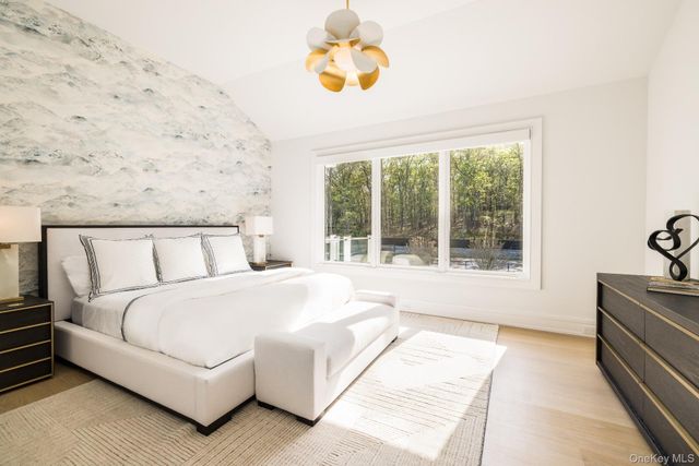 1552 Deerfield Road, Water Mill, NY 11976