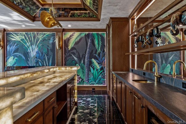 1552 Deerfield Road, Water Mill, NY 11976