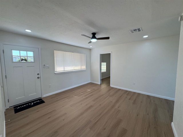 732 SW 46th St, Lawton, OK 73505