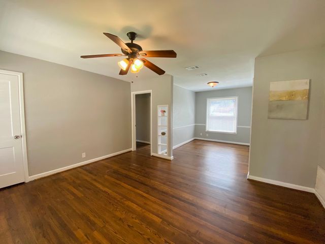 2114 Dunloe Avenue, Dallas, TX 75228