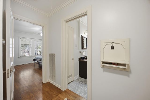 1030 E 44th ST, Austin, TX 78751