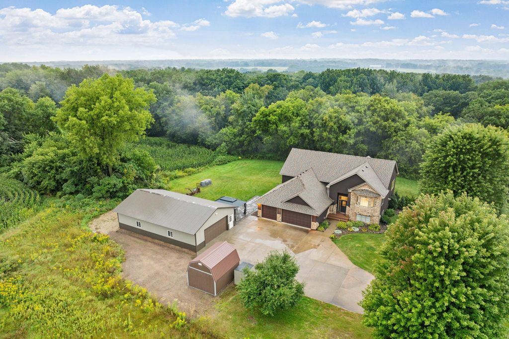 26722 Rabbit Trail, Stanford Twp, MN 55398