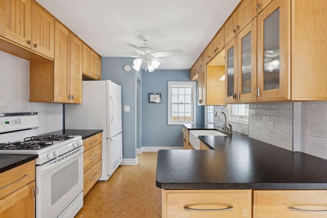 3700 Thomas Avenue N, Minneapolis, MN 55412