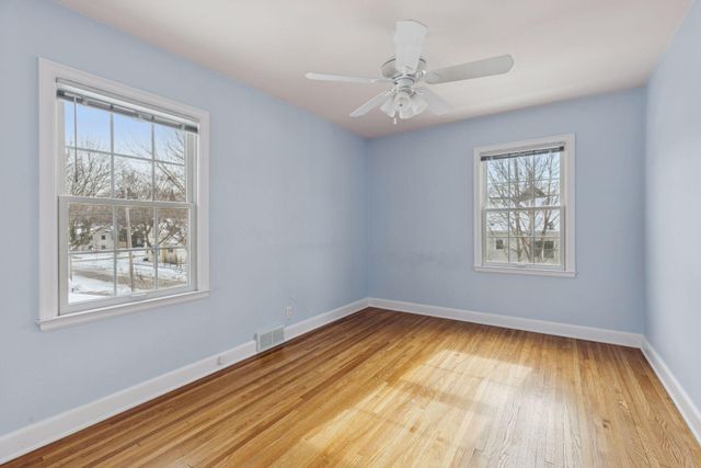 3700 Thomas Avenue N, Minneapolis, MN 55412