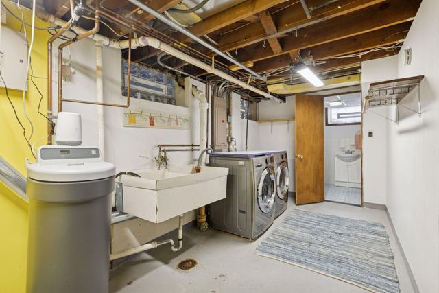 3700 Thomas Avenue N, Minneapolis, MN 55412