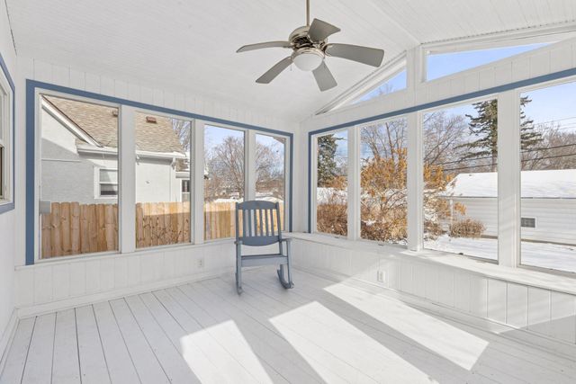 3700 Thomas Avenue N, Minneapolis, MN 55412