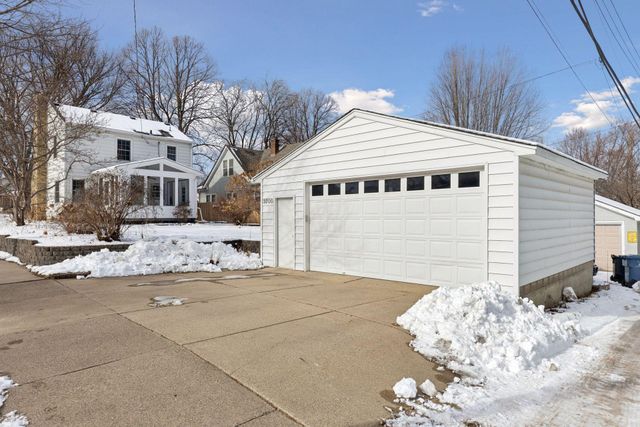 3700 Thomas Avenue N, Minneapolis, MN 55412